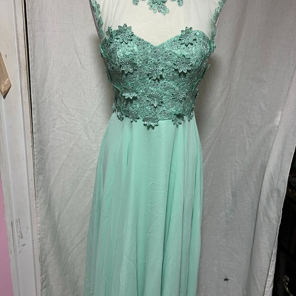 Mint Formal Dress with Floral applique - Size 7